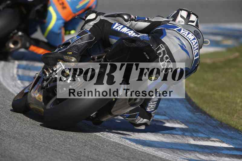 /Archiv-2024/02 29.01.-02.02.2024 Moto Center Thun Jerez/Gruppe gelb-yellow/backside